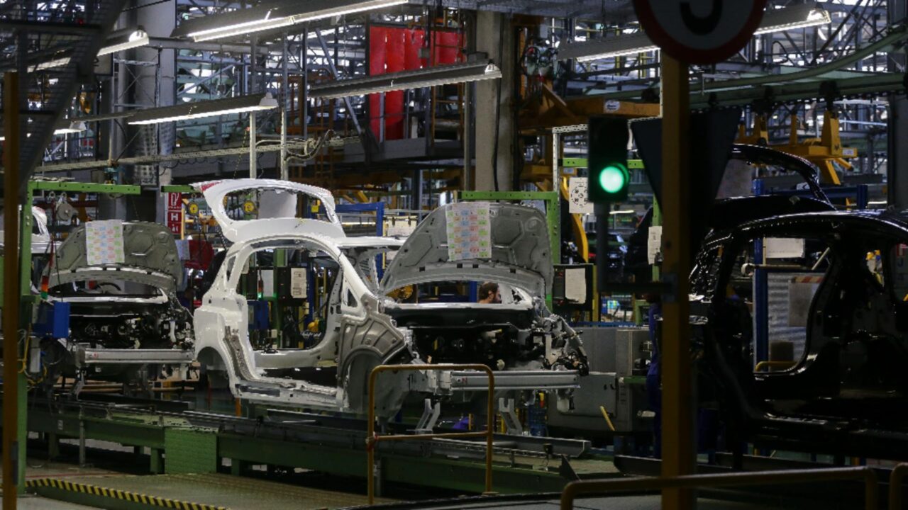 Criză în industria auto. Una dintre cele mai vechi și mai mari companii ...